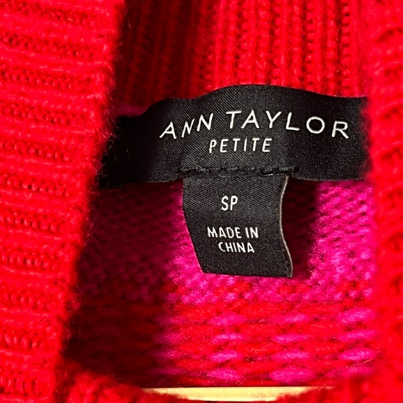 EUC Ann Taylor Fair Isle Wool Turtleneck Sweater Red Fuchsia Size Small Petite - Picture 11 of 12